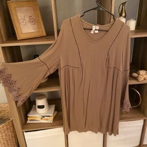 Green bell sleeve dress